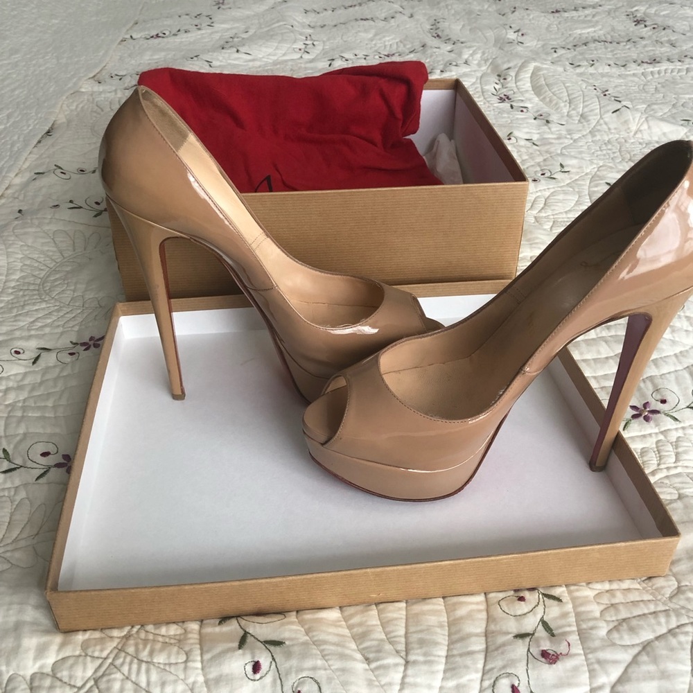 Shoes - Picture 2 of 8